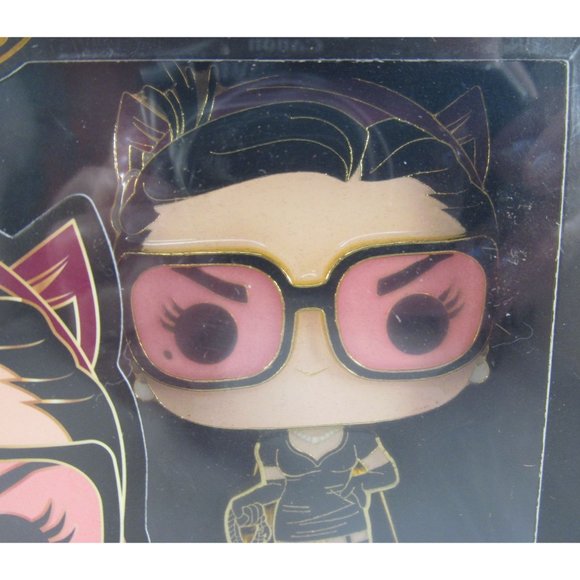 Funko Pop Enamel Pin Comics Bombshell 12 Catwoman New - Picture 2 of 9
